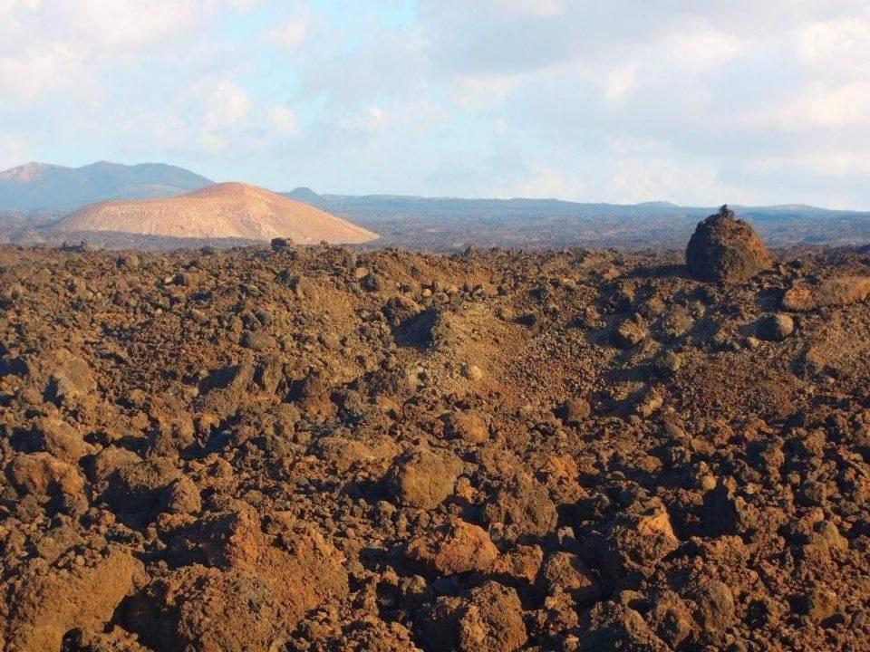 Paisaje Lunar Tinajo Exterior photo