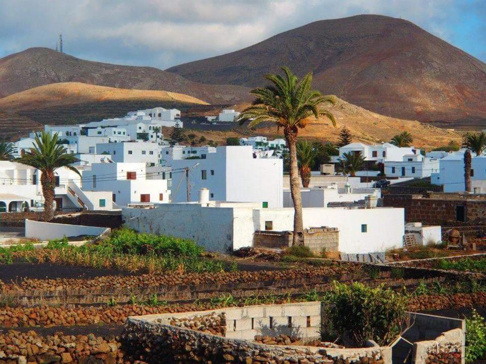 Paisaje Lunar Tinajo Exterior photo